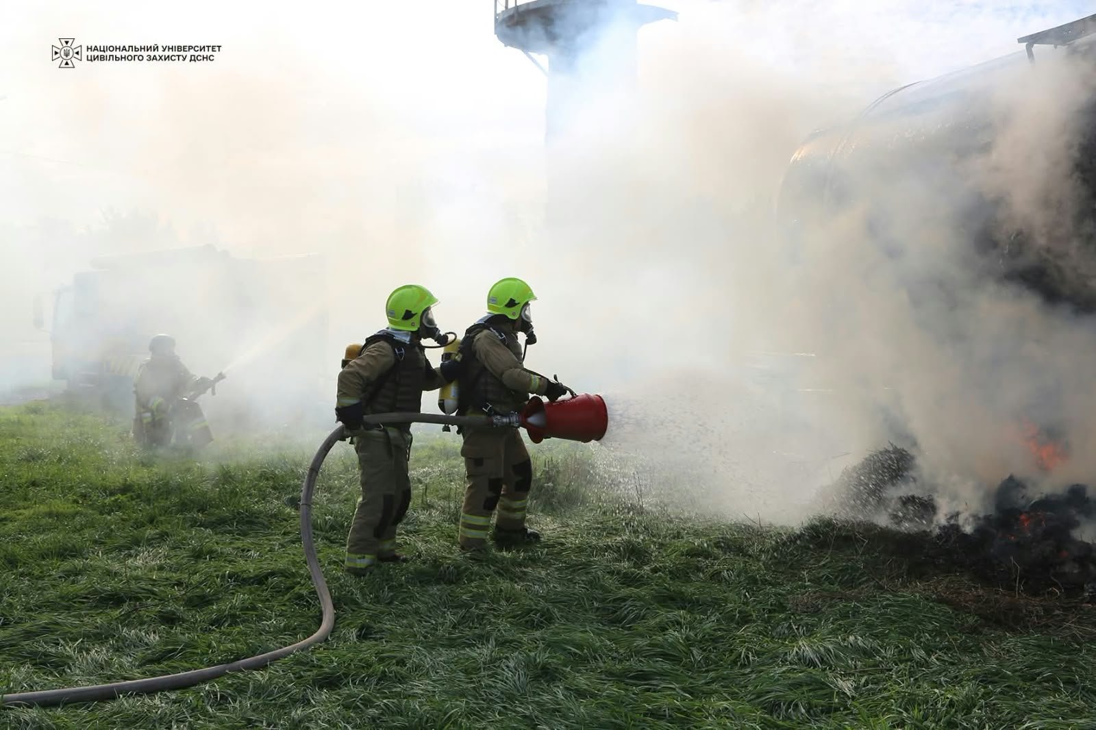 Курсанти 4-го курсу НУЦЗУ відпрацювали практичні навички на заняттях з пожежної тактики. — фото 9