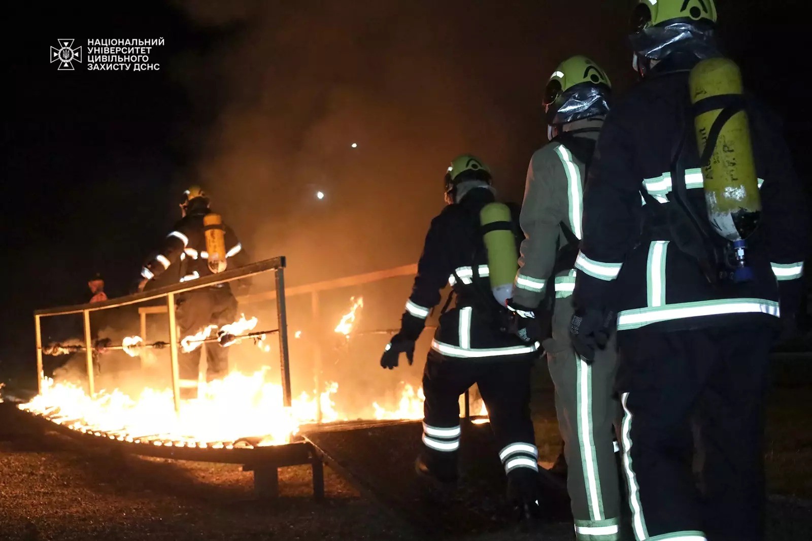 нічні заняття на смузі психологічної підготовки в апаратах на стиснутому повітрі