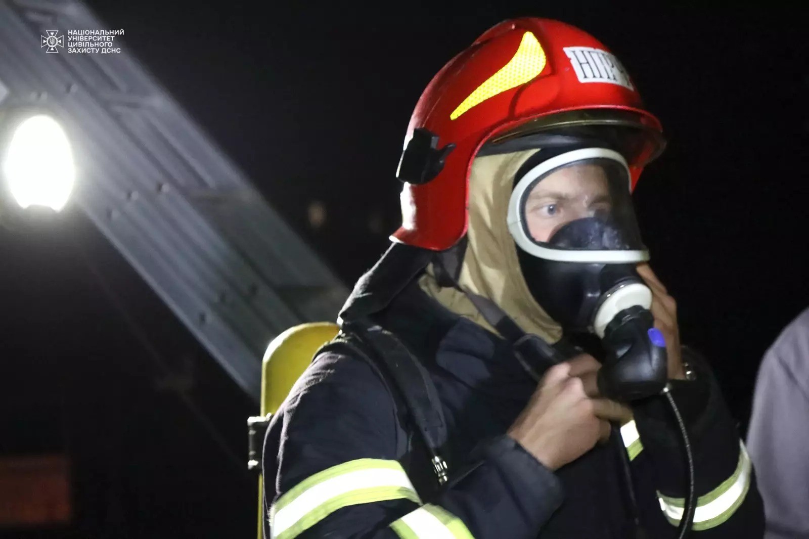 нічні заняття в апаратах на стиснутому повітрі