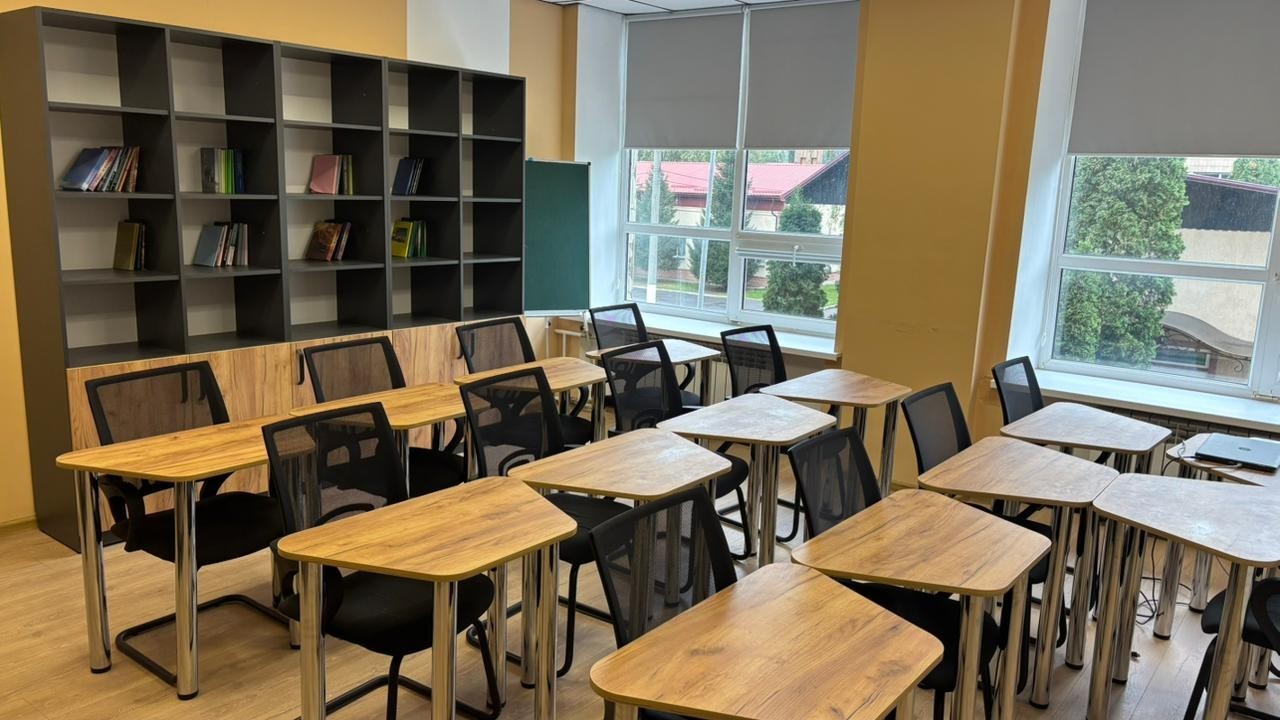 Аудиторія тренінгової роботи кафедри психології діяльності в особливих умовах № 213