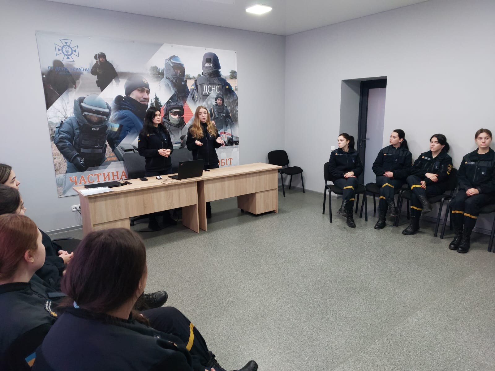 Практичні психологи ДСНС України діляться досвідом про особливості ведення кризового консультування та спілкування з людьми у стресовому стані