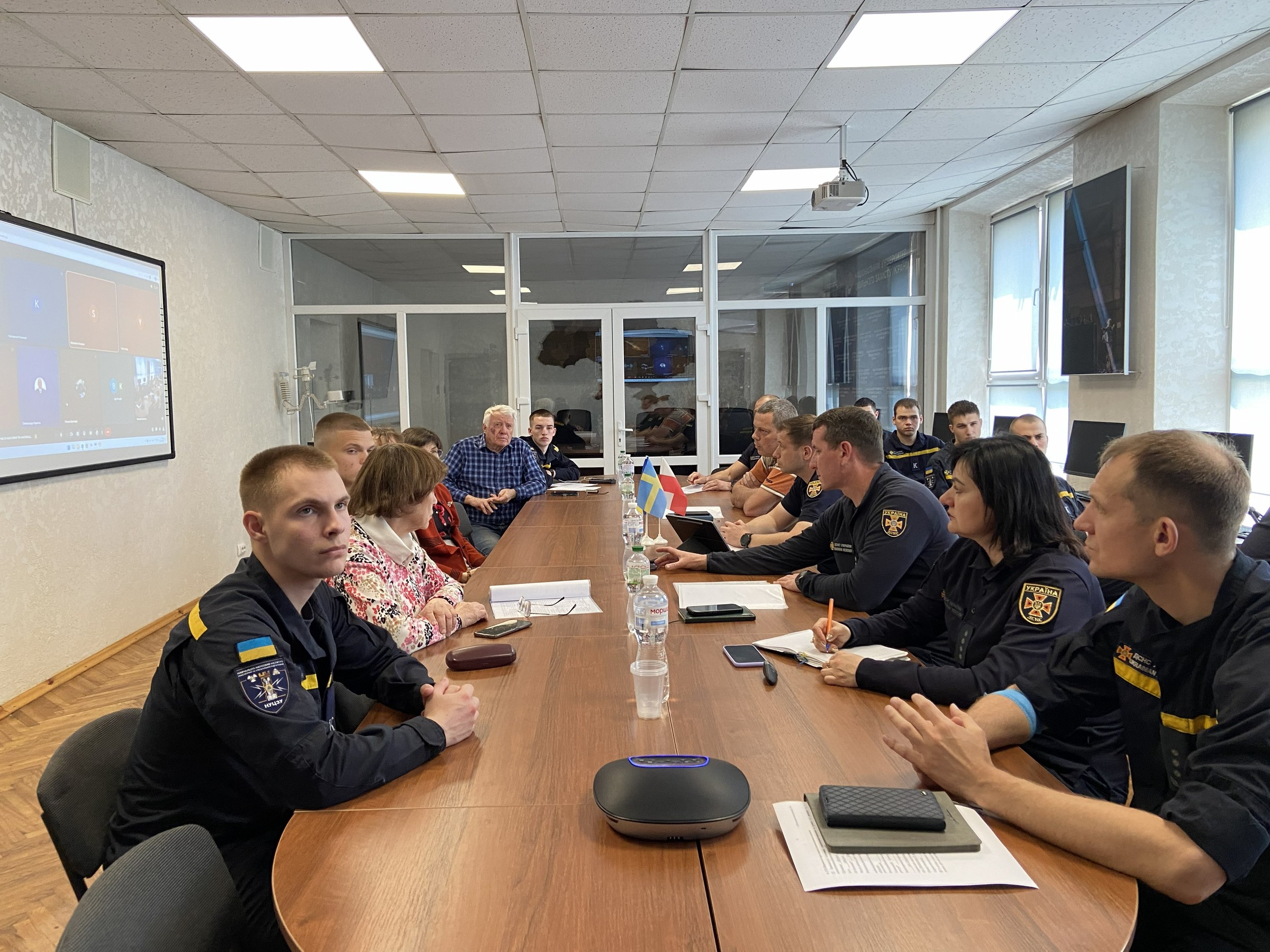 Круглий стіл "Сучасні виклики та інноваційні підходи у сфері радіаційного та хімічного захисту"